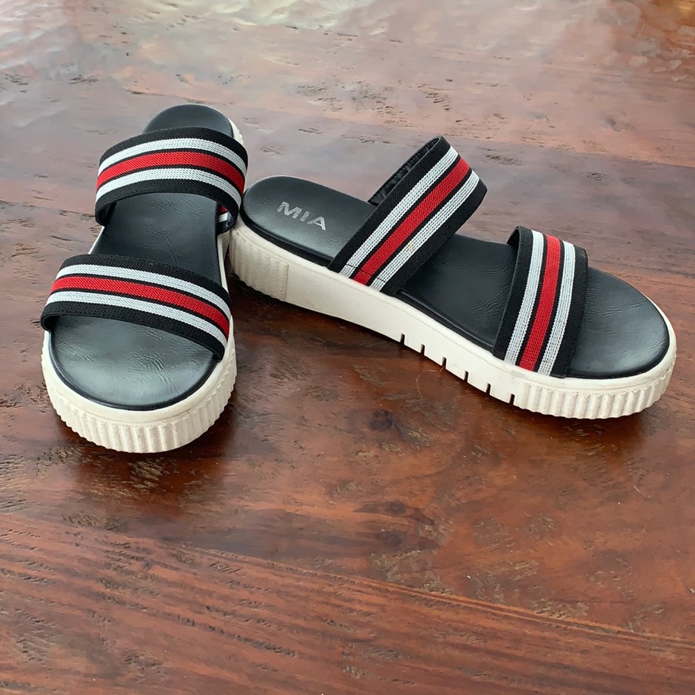 MIA platform slides